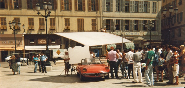 Cadre 6 X 6 pour diffuser la lumière du soleil sur les comédiens dans la voiture - Extérieur à Nice